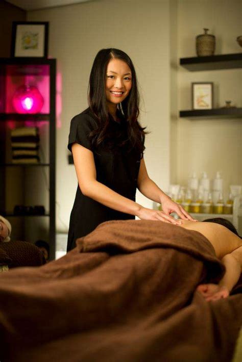 Erotic massage Ayabe